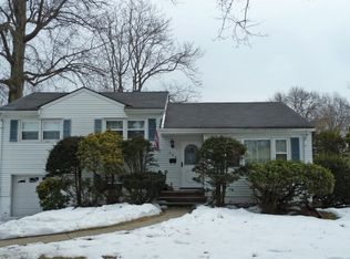 466 Mayfair Rd, Paramus, NJ 07652