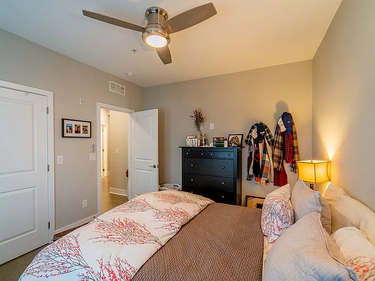 1607 Catherine St — Photo 30