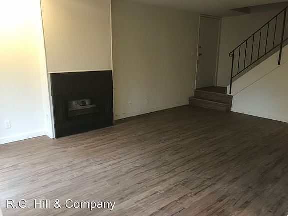 3rd image of 1398 Creekside Dr APT 7