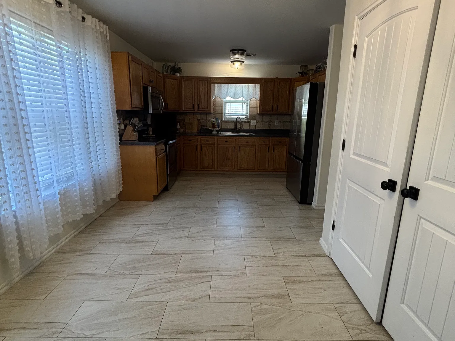 3 bed, 1315 sqft, $1,700 — Photo 3