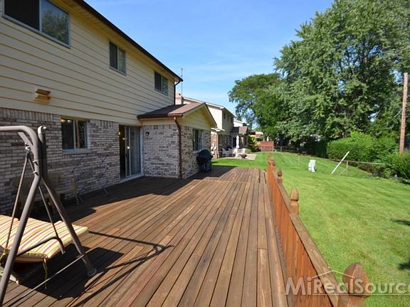 3rd image of 30704 Marrocco Dr