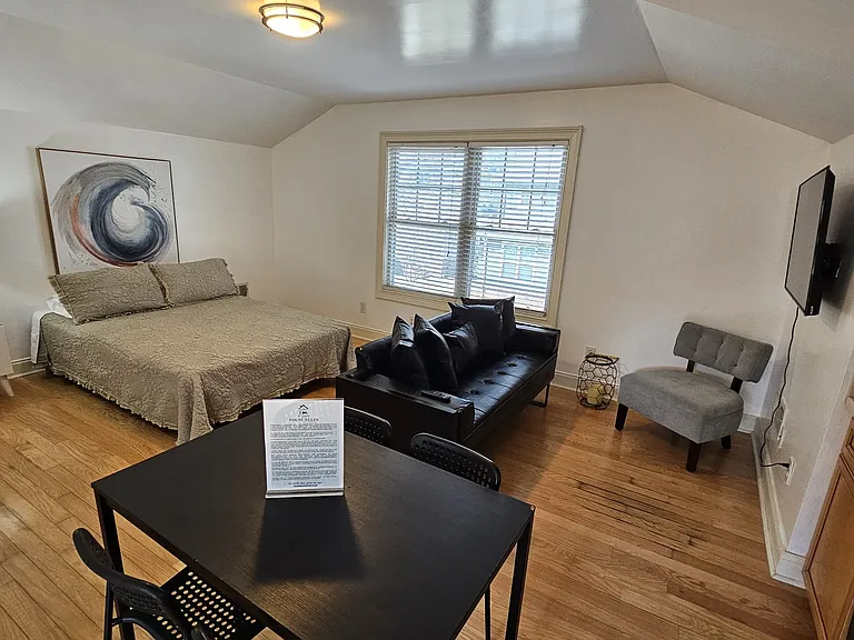 1281 Barnes St NW #A — Photo 2