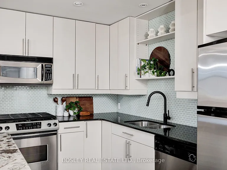 42 Camden St #703 — Photo 7