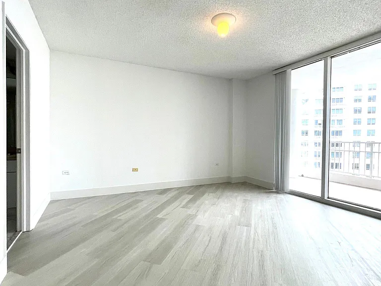 701 Brickell Key Blvd #2407 — Photo 7