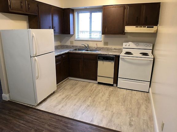 5th image of 7 Village Dr APT 6