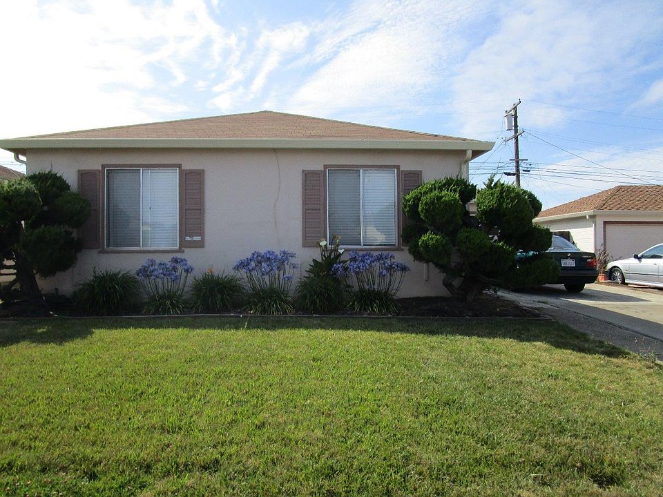 1st image of 10 Los Flores Ave