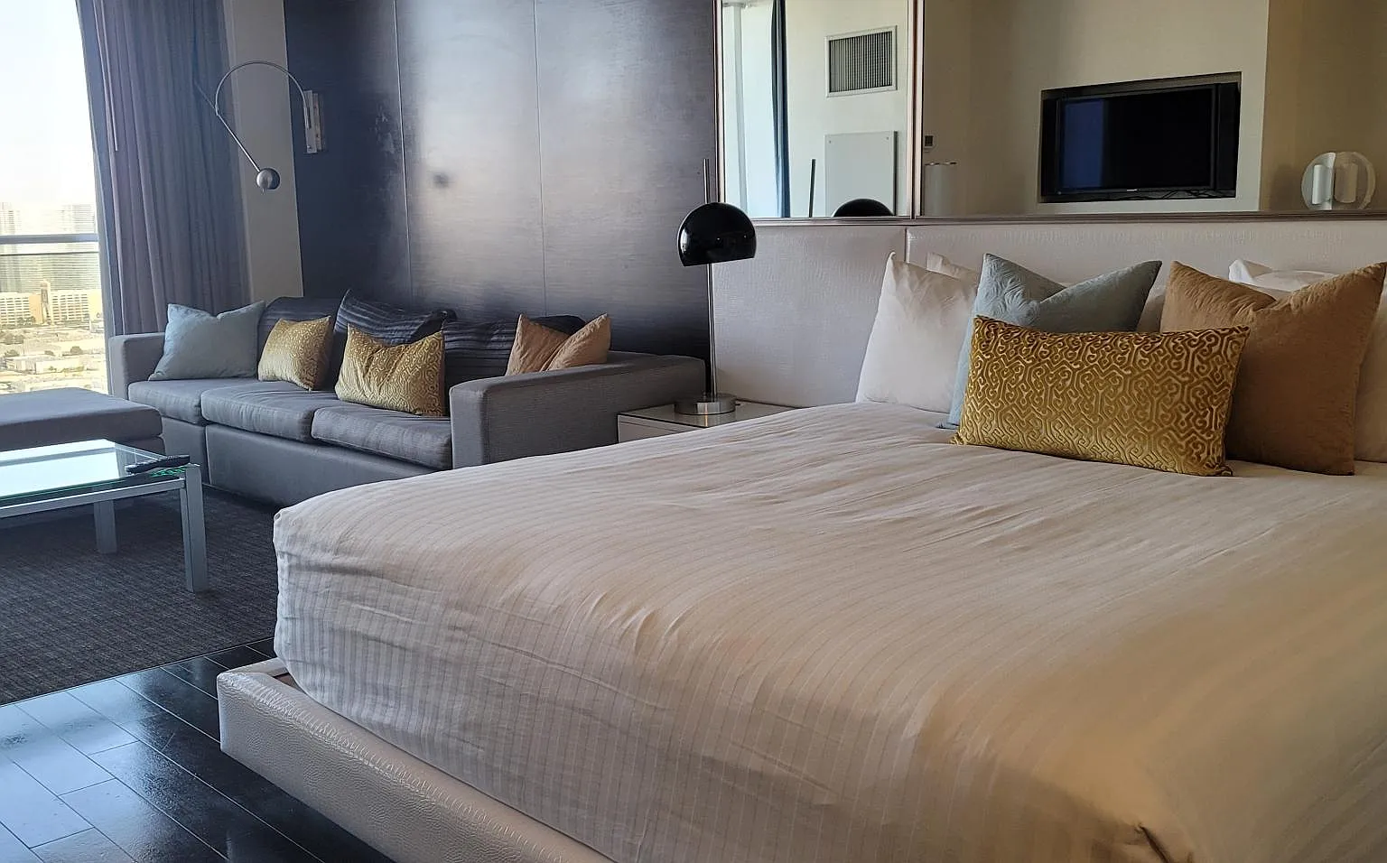 Studio, 615 sqft, $2,490 — Photo 4