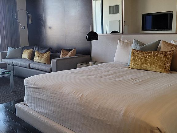 4th image of 4381 W Flamingo Rd #35304