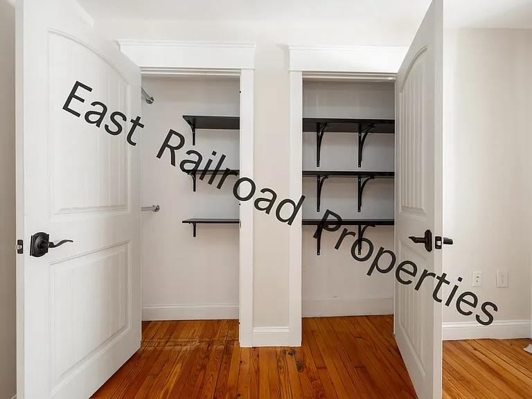 E Railroad Ave — Photo 22