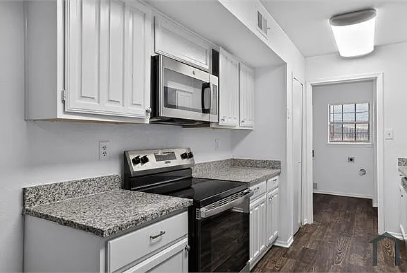 3104 Canterbury Ln — Photo 24