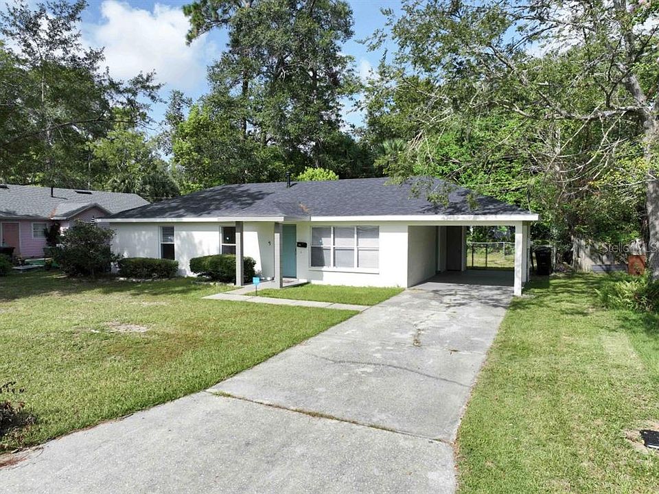1st image of 820 NE 24th Ter