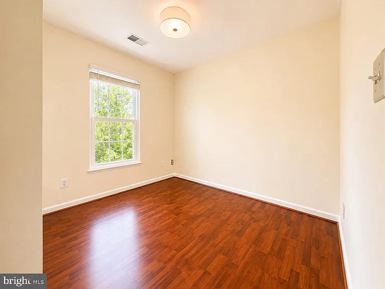 8268 Vermont Pl — Photo 16
