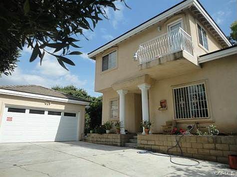 2nd image of 418 S Ramona Ave