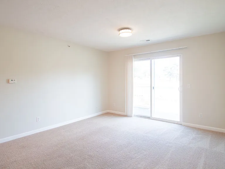 111 E Westplains Rd — Photo 29