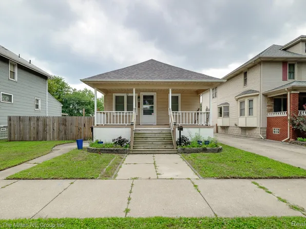 567 Superior Blvd, Wyandotte, MI 48192