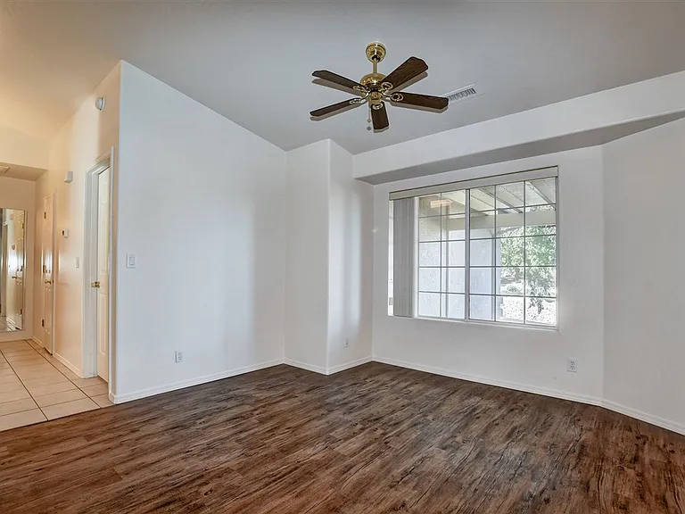 4261 N Tonopah Dr — Photo 6