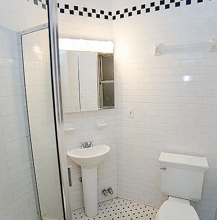 5th image of 113 E 31st St APT 5A