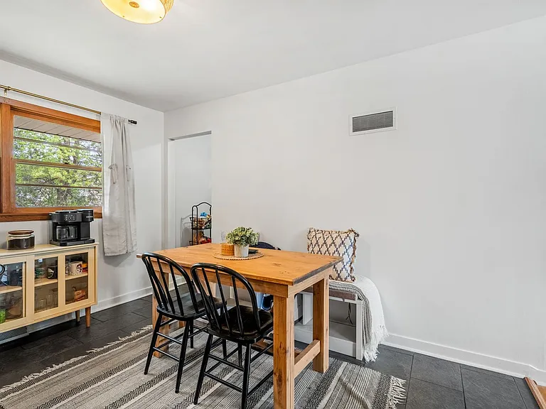 1416 University Dr — Photo 11