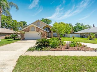 825 Clear Lake Dr, Port Orange, FL 32127