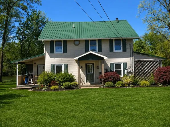 210 Cottage Dr, New Oxford, PA 17350