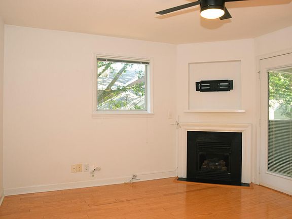 5th image of 1221 Westview Ln APT 301