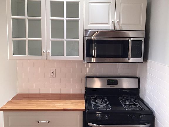 3rd image of 3542 N Lowell Ave