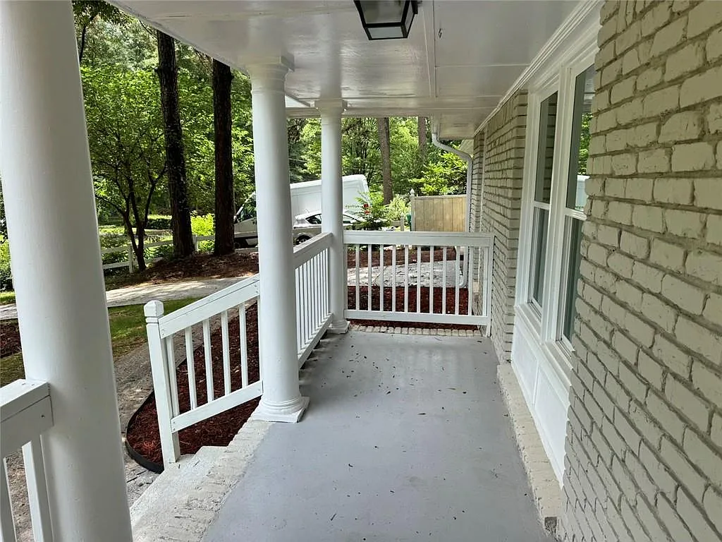 4 bed, 3.0 bath, 1812 sqft, $2,850 — Photo 3