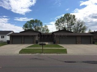 2810 18th St S, Fargo, ND 58103