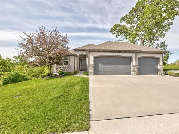 8 E 122nd St, Kansas City, MO 64145