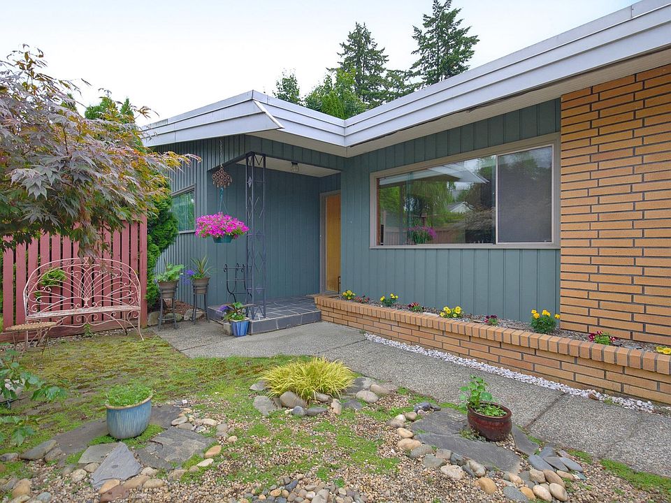 1st image of 2822 Upland Cres
