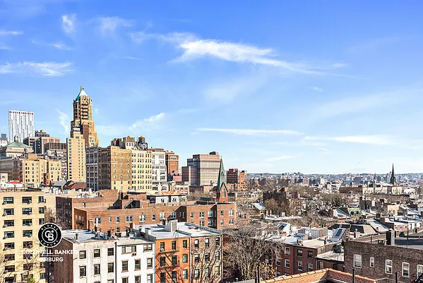 Rented by Coldwell Banker Warburg | media 12