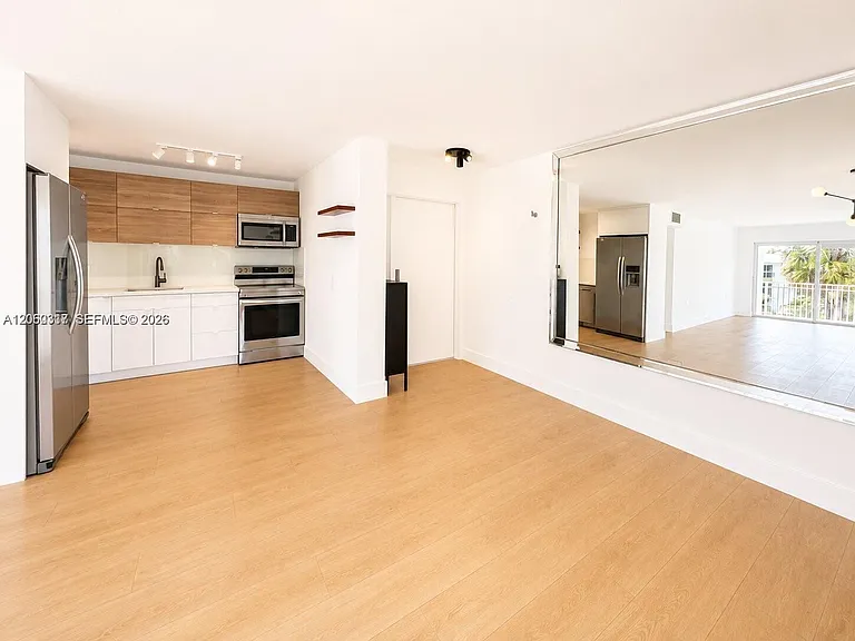 1631 NE 114th St #307 — Photo 6