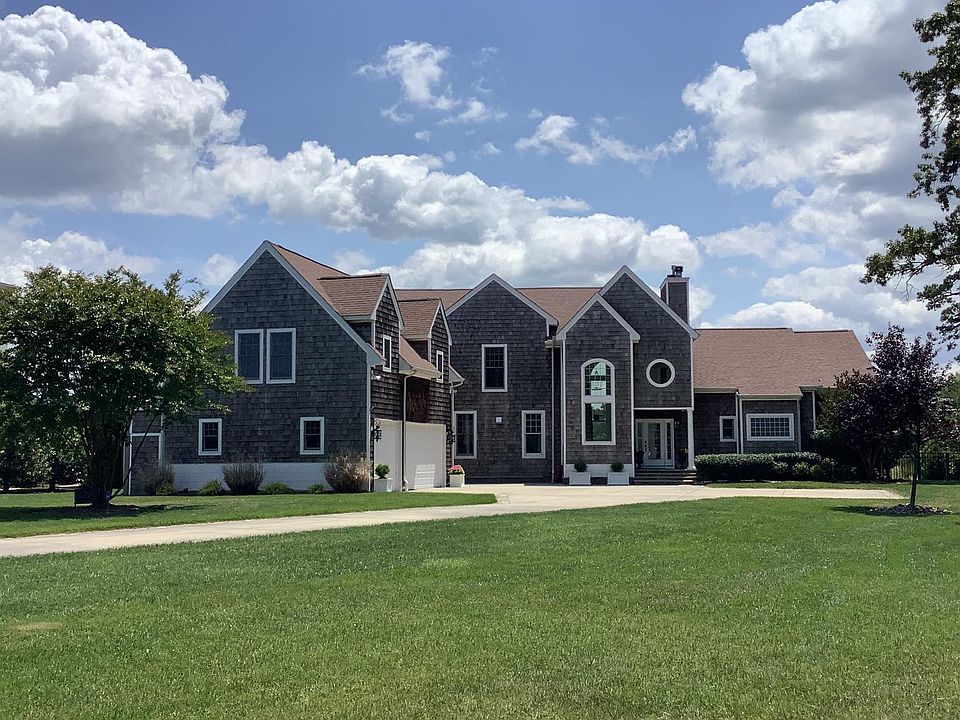 1st image of 23924 Sunny Cove Ct