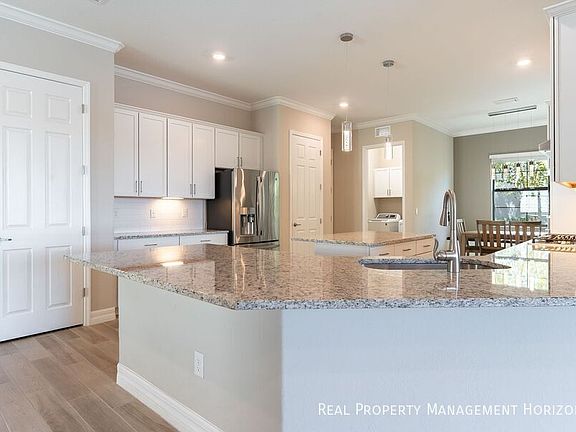 3rd image of 7036 Highgate Ln