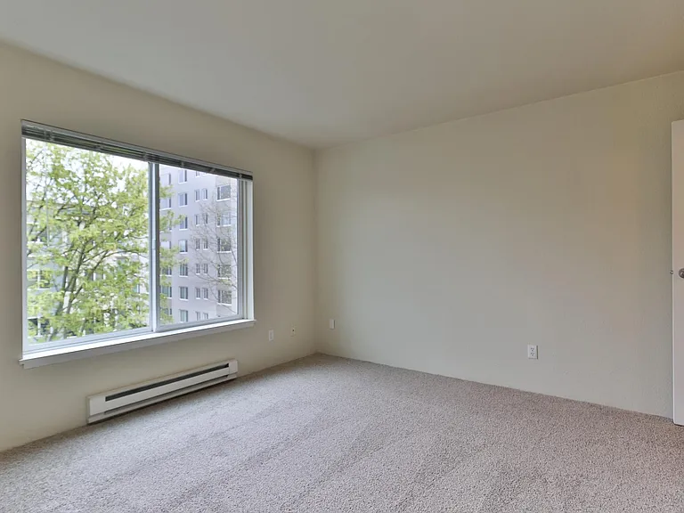 Charbonneau Apartments — Photo 19