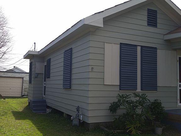 3rd image of 4205 Avenue S 1/2