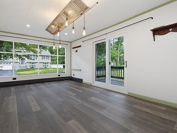 3rd image of 71 Box Pond Dr