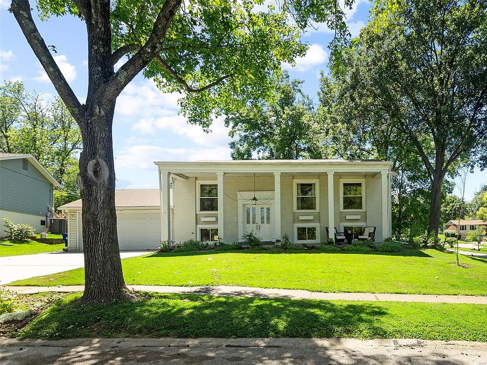 1st image of 430 Sorrento Dr