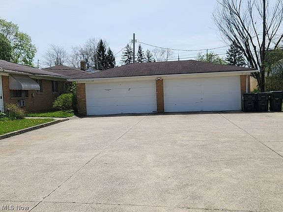 4th image of 419 Center Rd