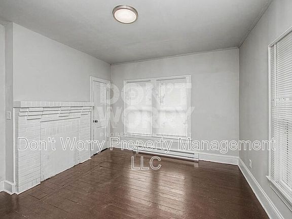 2nd image of 1405 Lexington Ave #B