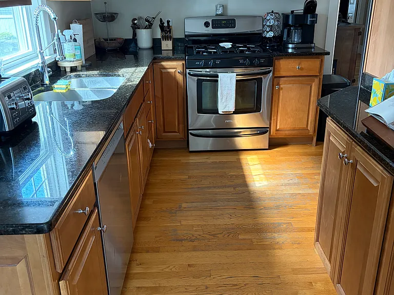 9 Cedar St — Photo 10