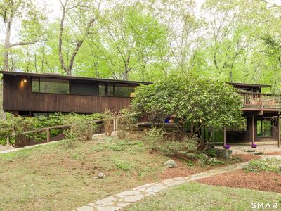 11 Forest Trail, Woodbridge, CT, 06525