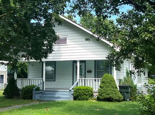 914 S Oak Ave, Aurora, MO 65605