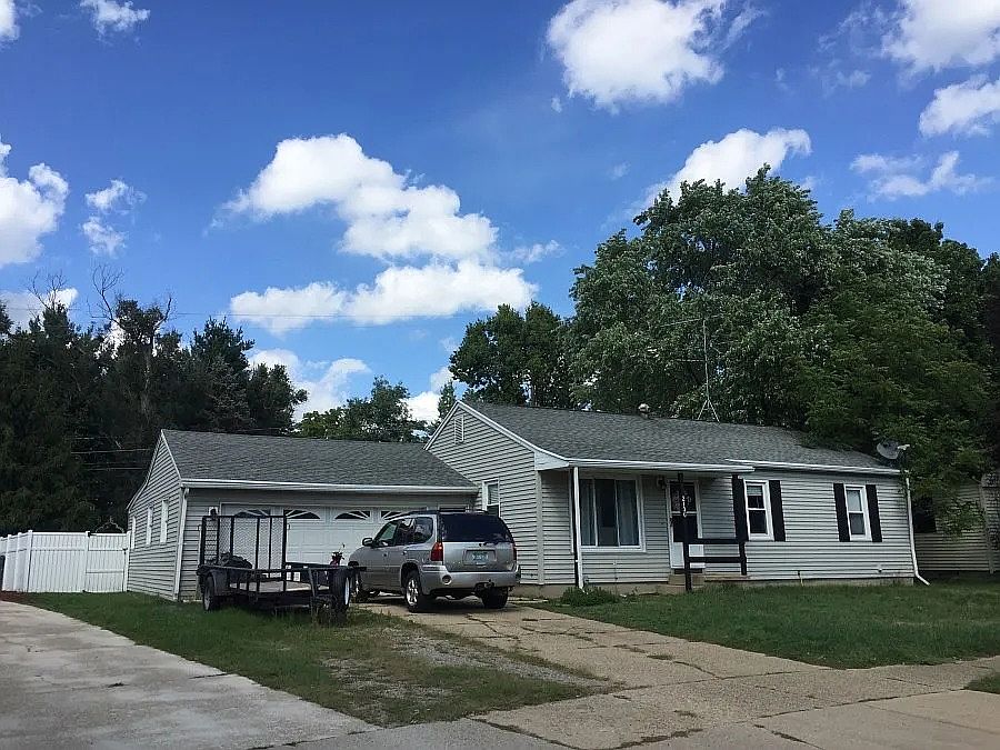 2nd image of 2130 Audley Dr NE