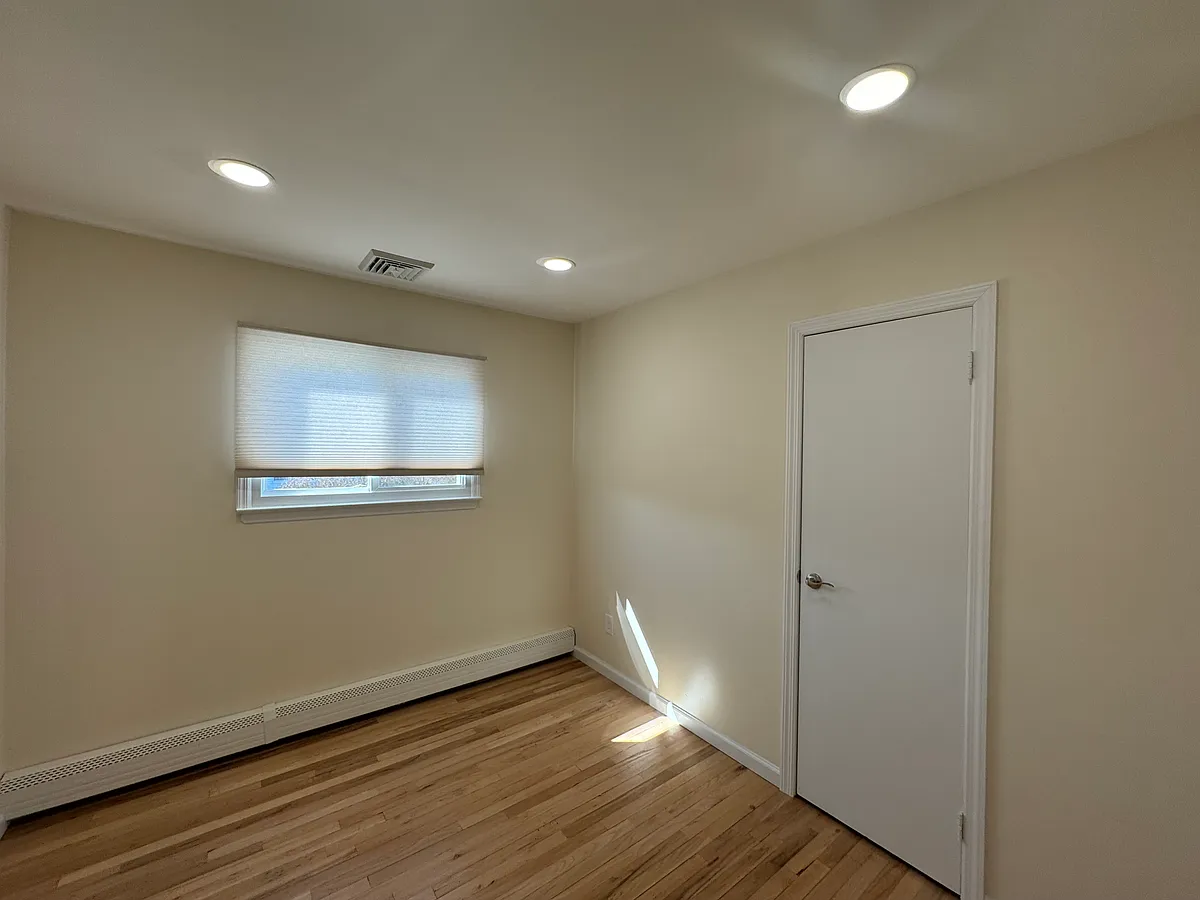 Building Photo - Ashwood Ct