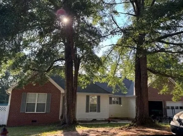 105 Hannah St, Barnesville, GA 30204