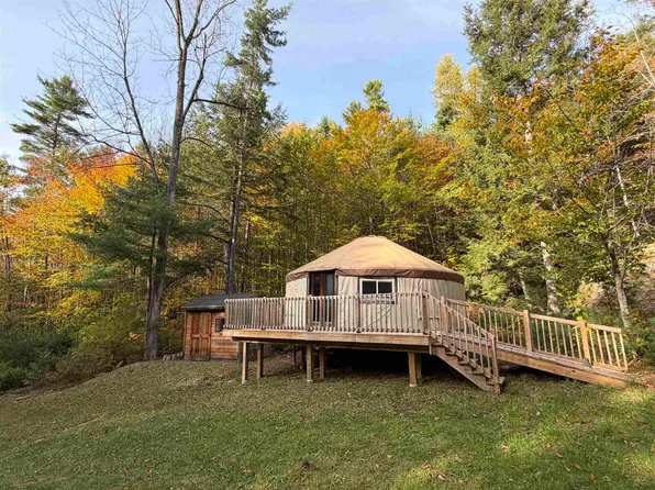 1348 Five Corners Road, Thetford, VT 05075