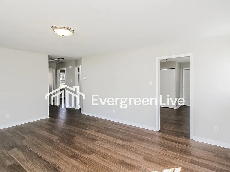 215 N Ivy Ave — Photo 4