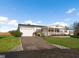 578 Bent Pine Cir, New Hope, PA 18938
