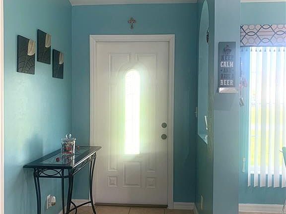 2nd image of 1505 NE 10th St